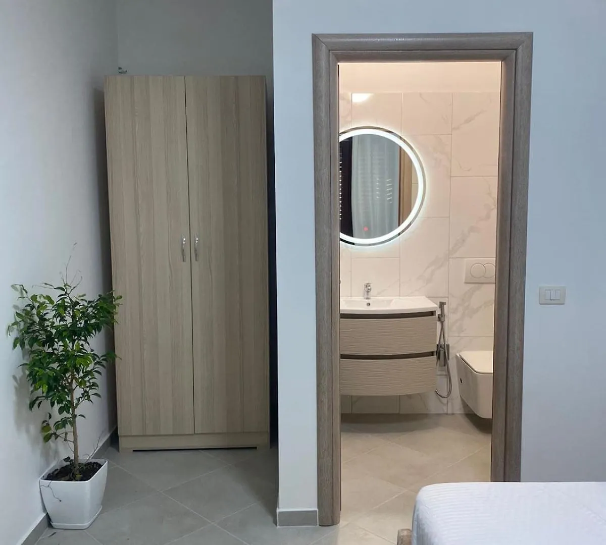 Guest house Eraldo Rooms Tragjas