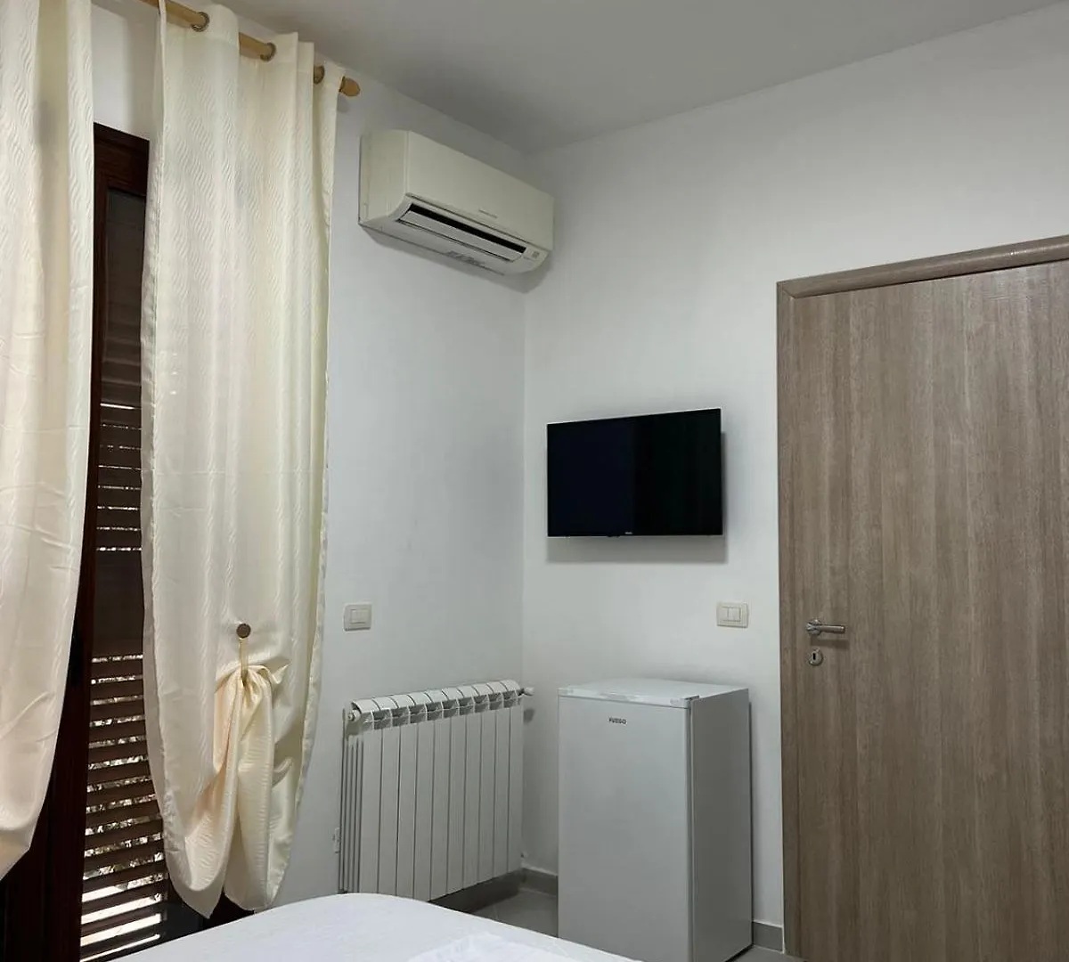 Guest house Eraldo Rooms Tragjas