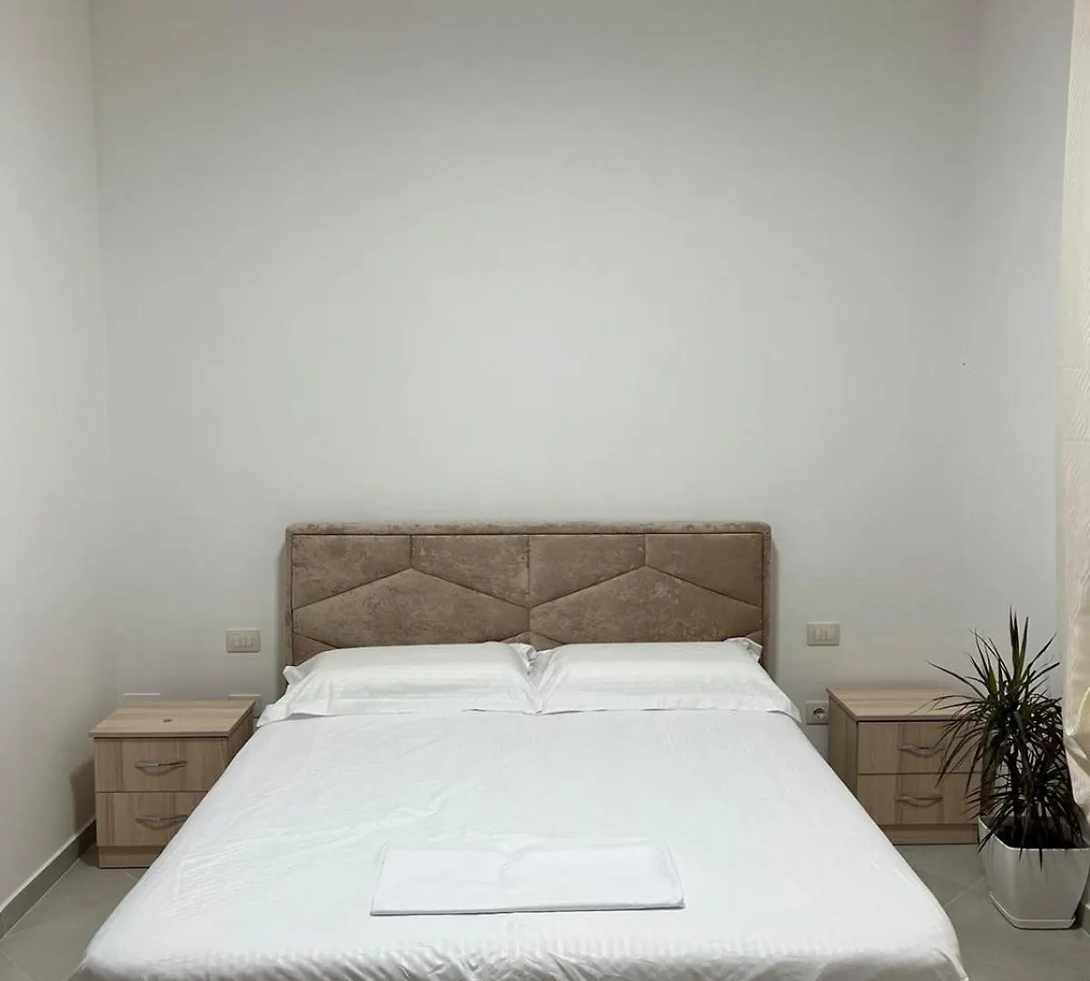 Guest house Eraldo Rooms Tragjas